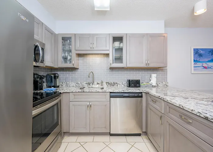 Apartment Compass Point 203